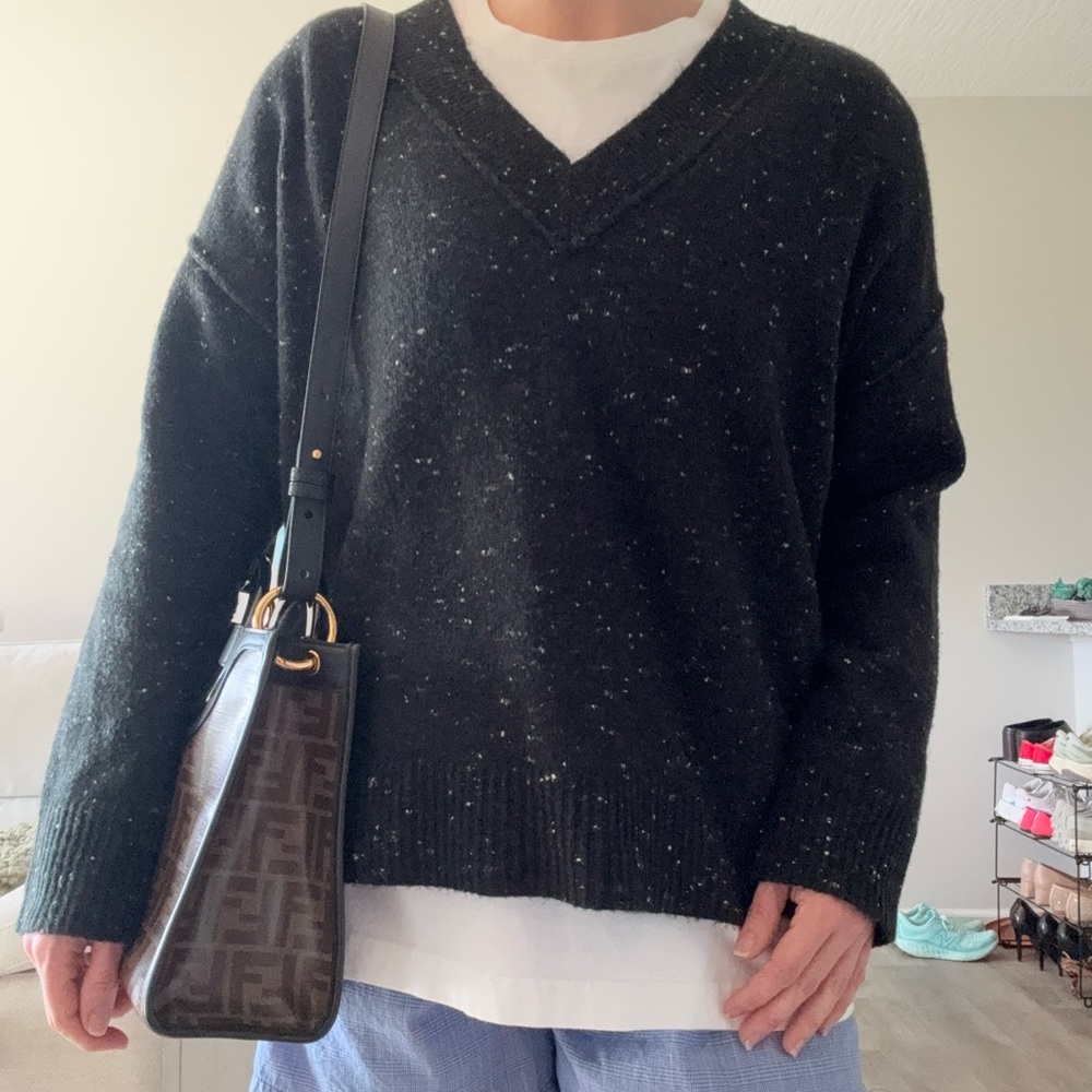 Evereve Black Speckled V-Neck Sweater